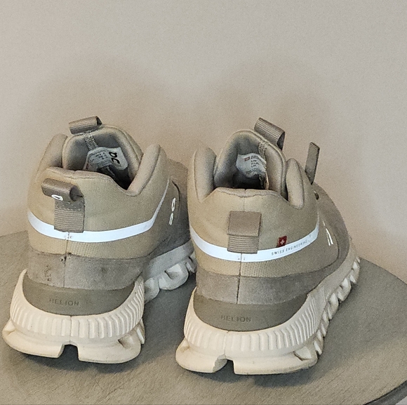 On Running Cloud Hi Sneakers in Glacier/Grey - Mid-Top - Picture 5 of 8